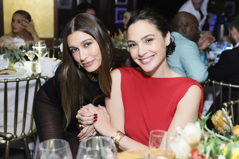 Хейли Бибер и Галь Гадот