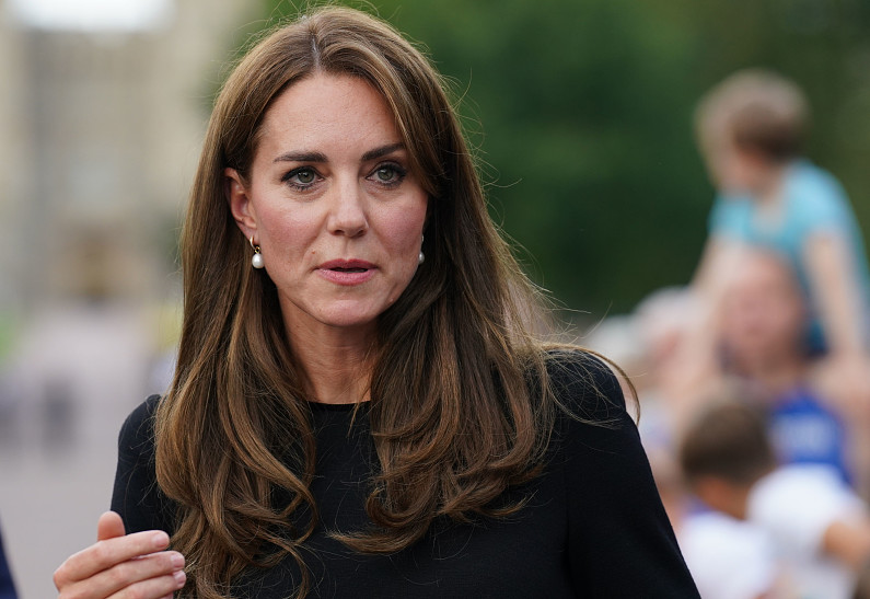 Кейт Миддлтон удивила поклонников, появившись на публике в дешевом платье