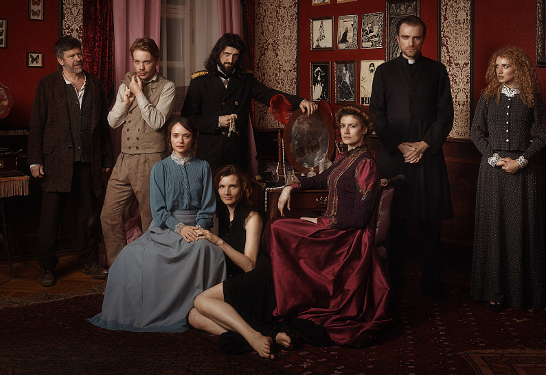 Обновленную версию легендарного иммерсивного спектакля «Вернувшиеся: Иная реальность» снова покажут в Москве