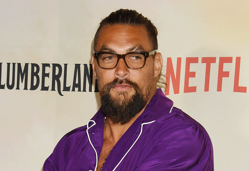 «Невероятное тело в 54 года!»: Джейсон Момоа разделся на телешоу