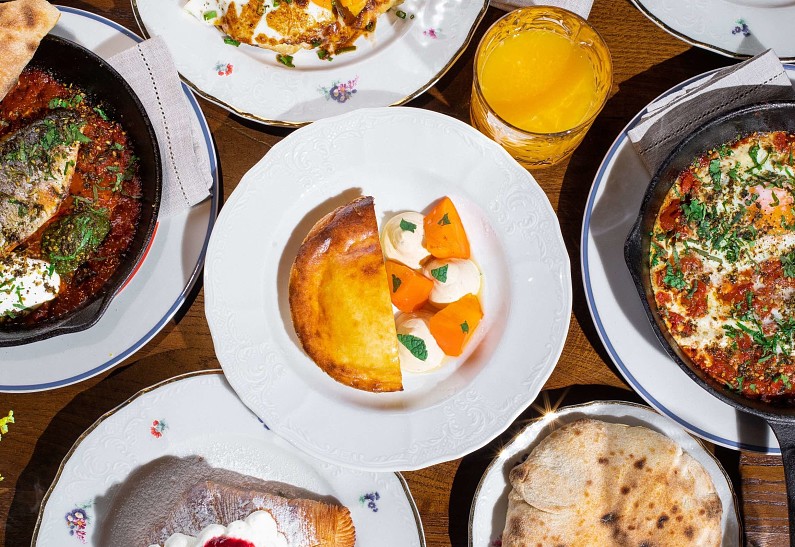 Начинаем день в Saviv: знаменитые завтраки теперь и в Москве