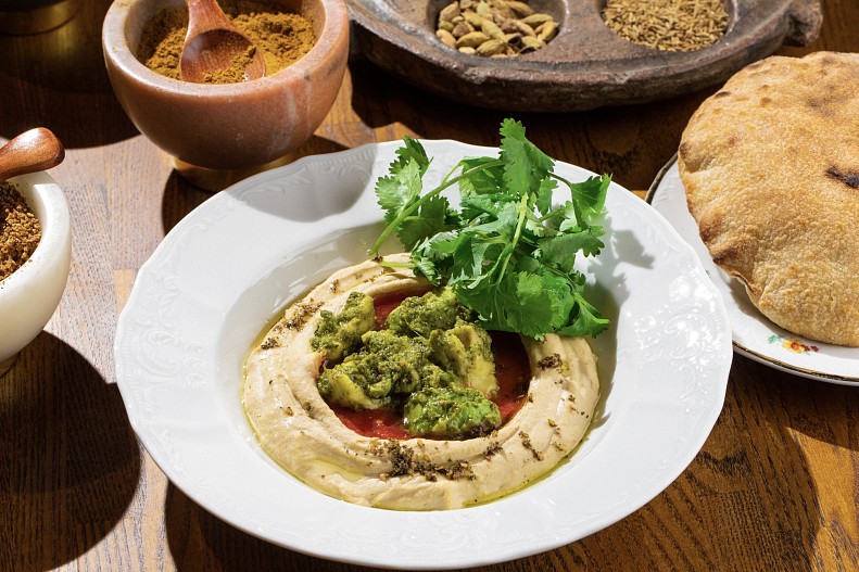 Хумус с авокадо