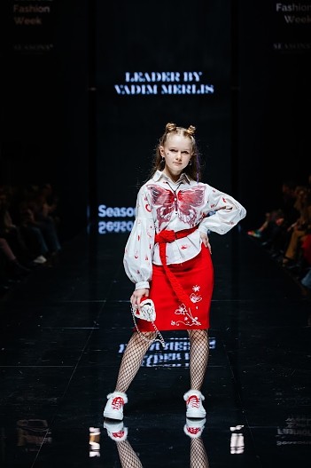 Показ LEADER BY VADIM MERLIS