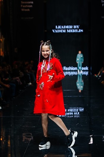 Показ LEADER BY VADIM MERLIS