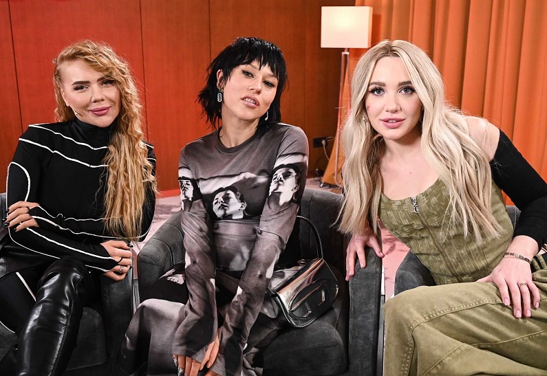 Катя IOWA, Саша Стоун, Карина Кросс, MIA BOYKA и другие обсудили перспективы российского шоу-бизнеса