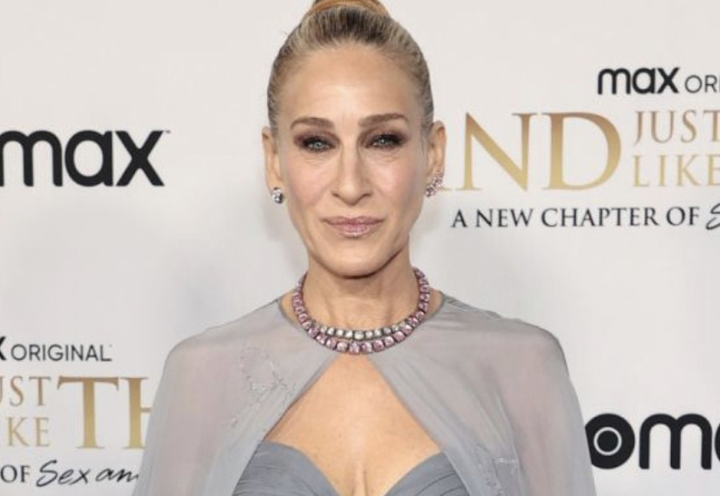 Сара Джессика Паркер примерила то самое свадебное платье на съемках «И просто так»