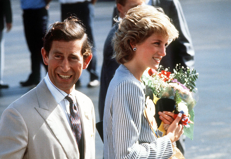 Принц Чарльз предостерегал принцессу Диану от опасностей королевской жизни накануне свадьбы