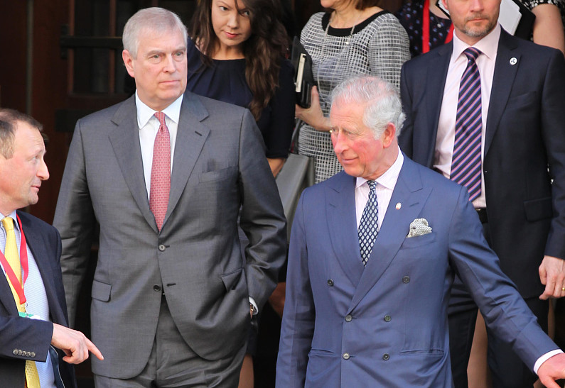 Король Карл III заявил, что не вернет принца Эндрю к исполнению королевских обязанностей