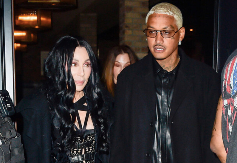 «Любовь не знает математики»: Шер подтвердил роман с 36-летним возлюбленным