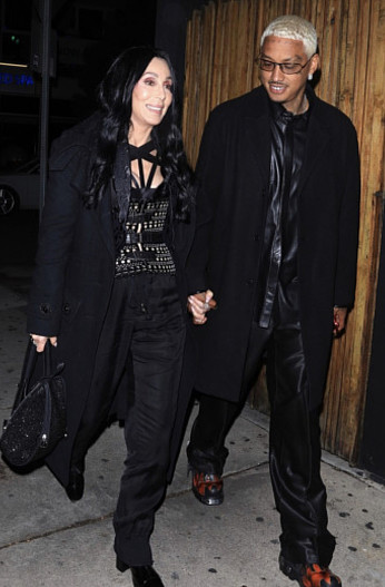 Шер и Александр А.Э. Эдвардс