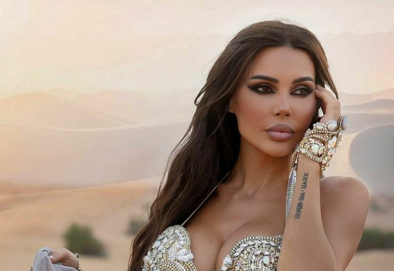 Оксана Самойлова показала свадебное платье весом 13 кг. Фото!