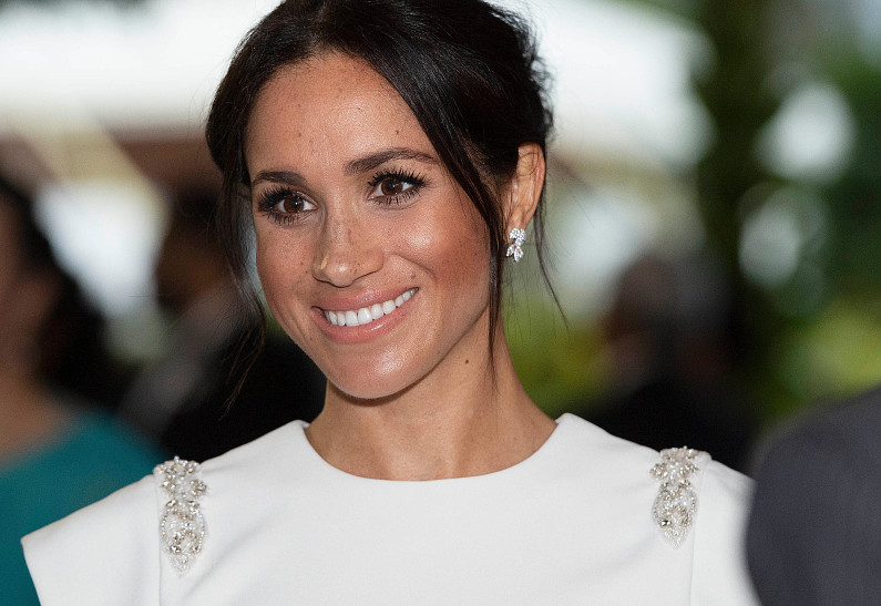 Меган Маркл полностью изменила гардероб, чтобы вписаться в королевскую семью