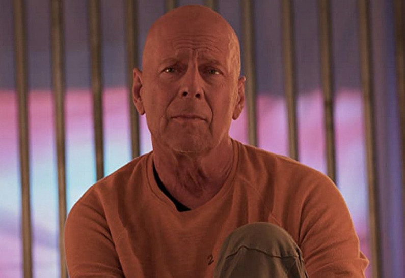 Любимые женщины: тяжело больной Брюс Уиллис отметил Рождество в кругу семьи. Фото!