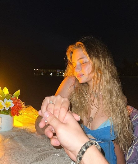 Валя Карнавал