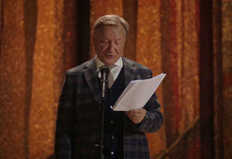 Сергей Шакуров, Ирина Пегова и другие артисты в новогодней комедии «Оливье»