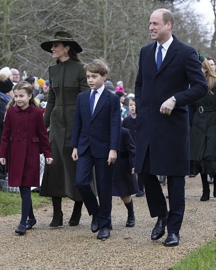Кейт Миддлтон и принц Уильям со своими детьми
