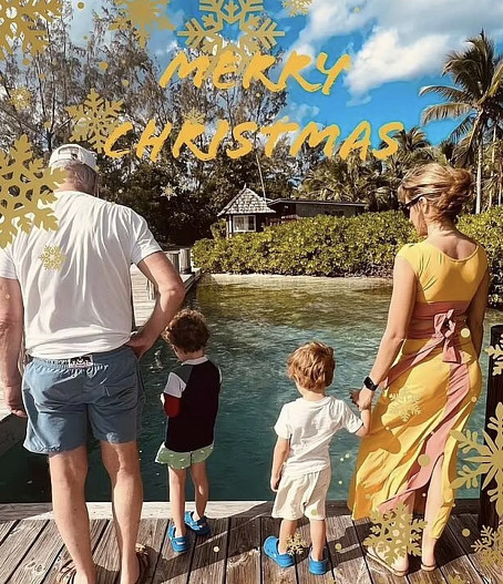 Ричард Гир с семьей