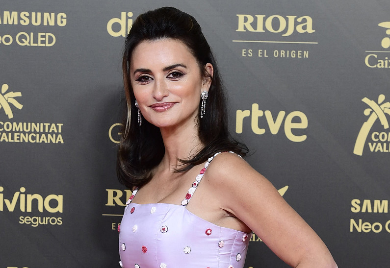 Редкий выход: Пенелопа Крус в эффектном наряде восхитила поклонников. Фото!