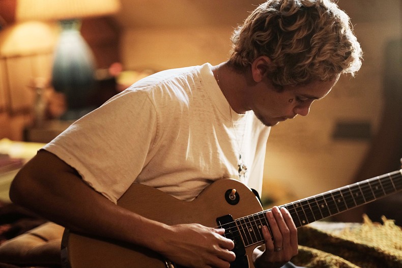 Доминик Файк