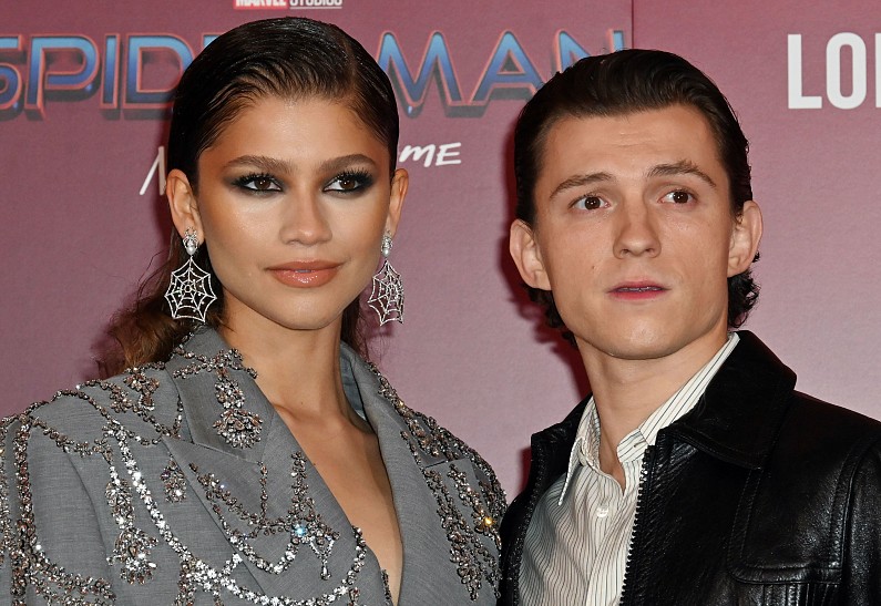 Зендая и Том Холланд появились на публике в парных именных майках. И это очень мило!