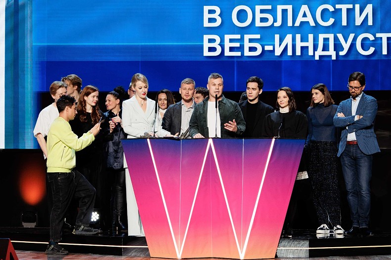 Национальная премия в области веб контента. Образы с премий в России.