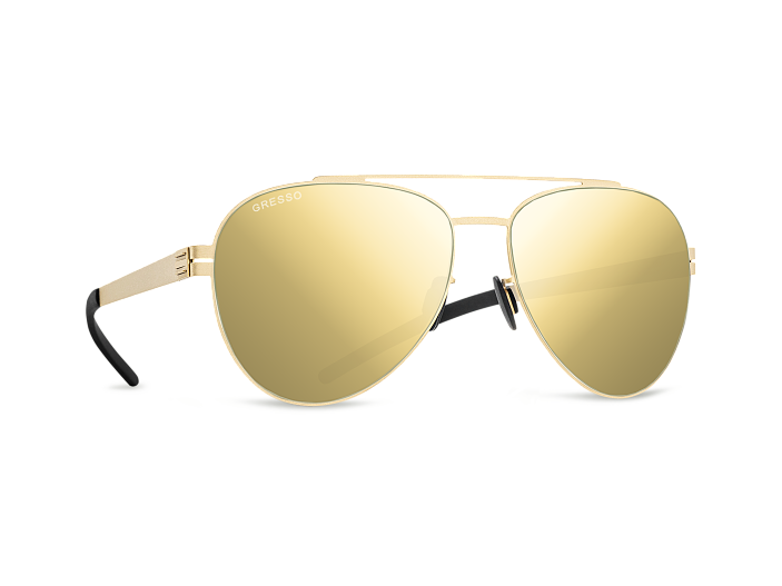 California — классическая форма «авиаторов» — в сочетании с ультрамодными в сезоне 2022  золотыми линзами сделает любой образ «звездным»