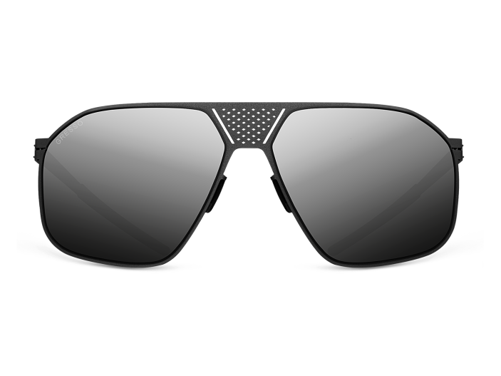 Monte Carlo — смелая интерпретация классических «авиаторов»