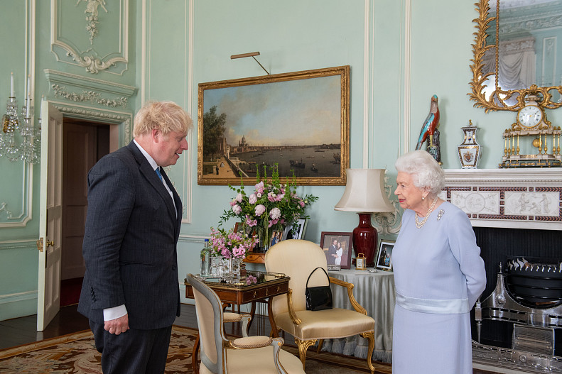 Королева Елизавета II и Борис Джонсон