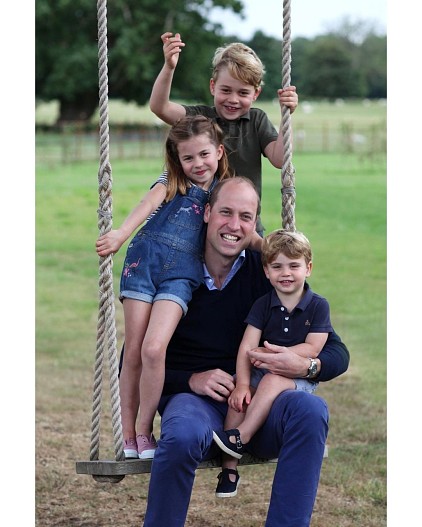 Принц Уильям со своими детьми