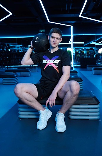 Артем Морозов — тренер сети спортивных студий REBOOT