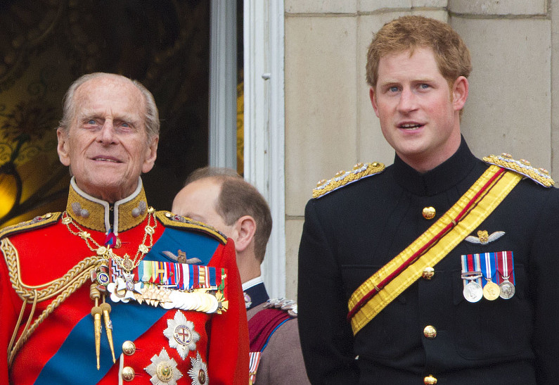Британцы раскритиковали принца Гарри за отказ посетить поминальную службу принца Филиппа