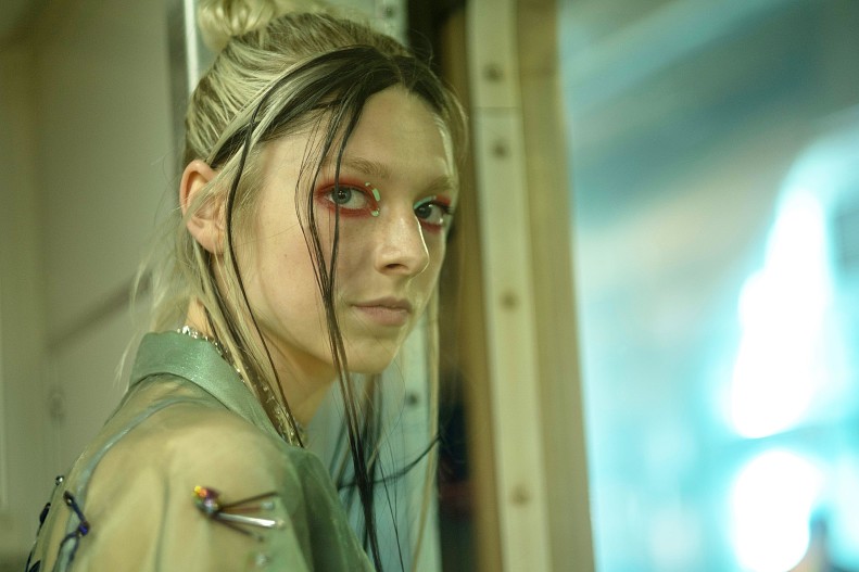 Хантер Шефер в роли Джулс