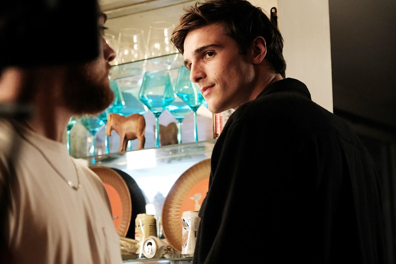 Джейкоб Элорди в роли Нейта Джейкобса