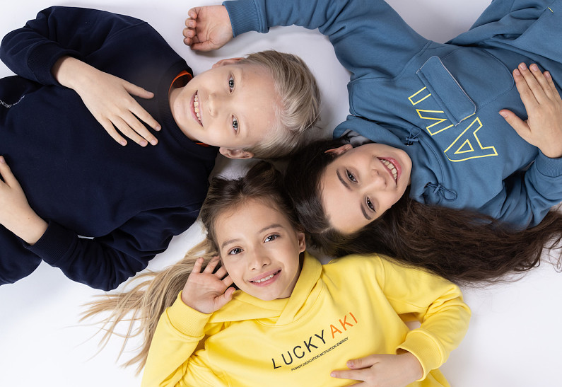 Что носить вместо H&M и ZARA: 5 российских брендов одежды для детей и взрослых