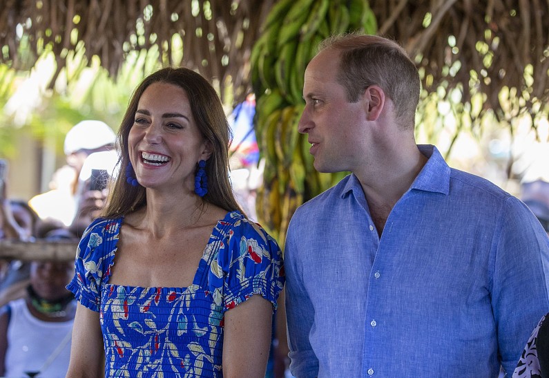 Как мило! Принц Уильям и Кейт Миддлтон дали волю эмоциям и станцевали на публике