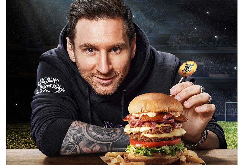 The Messi Burger доступен к заказу в ресторанах Hard Rock Cafe по всему миру