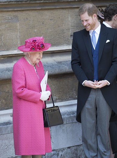 Елизавета II и принц Гарри