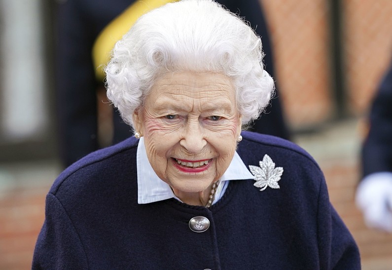 Принц Чарльз готовится заменить Елизавету II на важном мероприятии. Подробности!