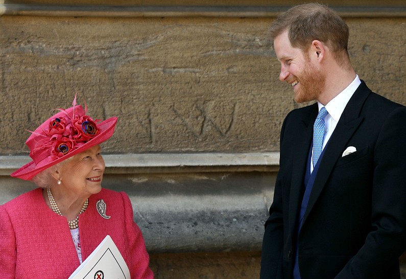 Принц Гарри лично позвонил Елизавете II. О чём они говорили?