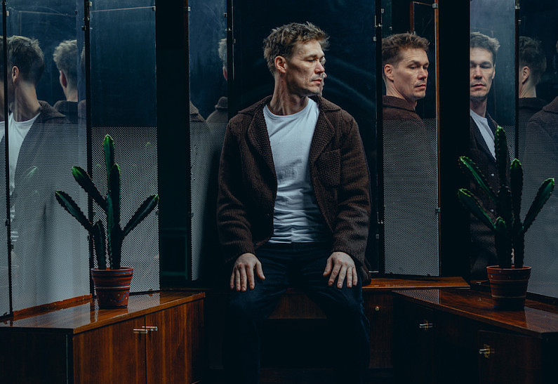 Артём Быстров: «Я благодарен жене, что она живет со мной в одном русле, занимается одним делом»