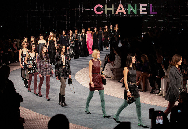 Chanel представил коллекцию осень-зима 2022/23