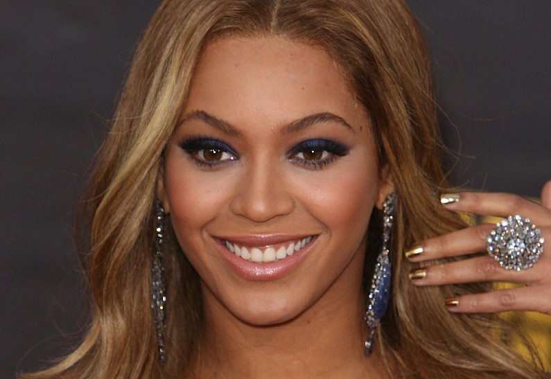 Как улыбка помогает сделать карьеру?