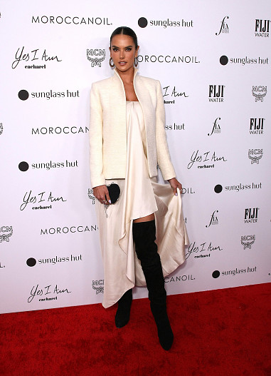 Алессандра Амбросио