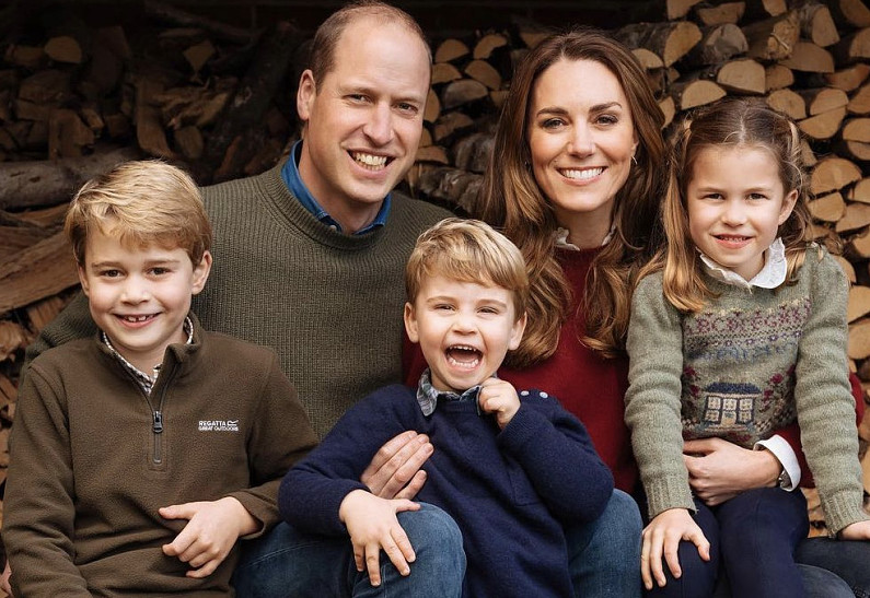 Строгие, но справедливые: принц Уильям и Кейт Миддлтон запретили детям сидеть в соцсетях