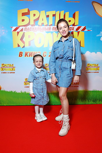 Екатерина Кабак с дочкой