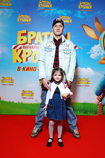 Максим Траньков с дочкой