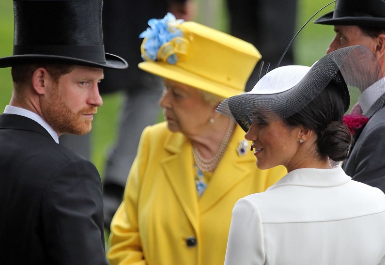 Встреча принца Гарри и Елизаветы II в Великобритании прошла не так гладко. Подробности!