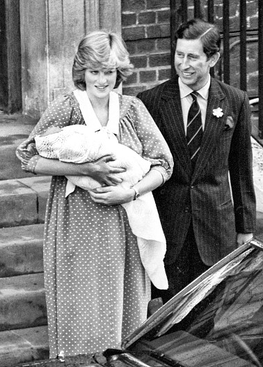 Принц Чарльз и принцесса Диана с принцем Уильямом на руках