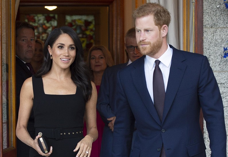 Королевский эксперт выделил главную ошибку в поведении принца Гарри и Меган Маркл. И вот какую!