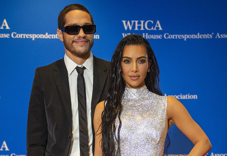 Ким Кардашьян и Пит Дэвидсон впервые вышли вместе на красную дорожку. Фото!